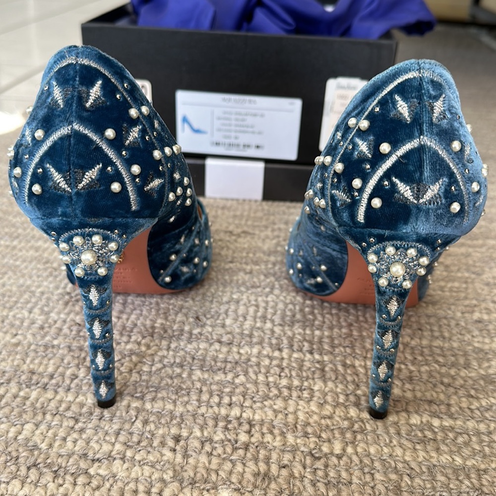 Aquazzura
Stellar Pearly-Beaded
Velvet Pumps, Ocean Blue - Picture 3 of 4